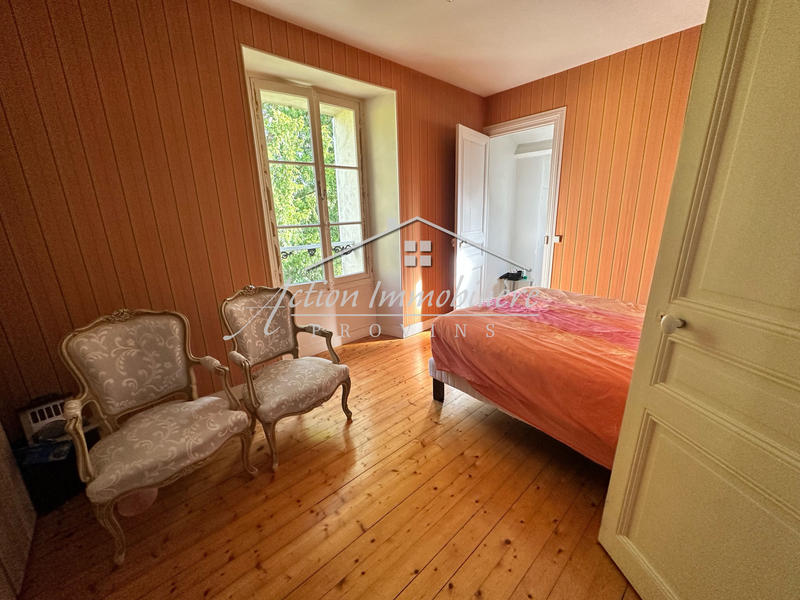 Propriété - 270 m² - 11 pièces