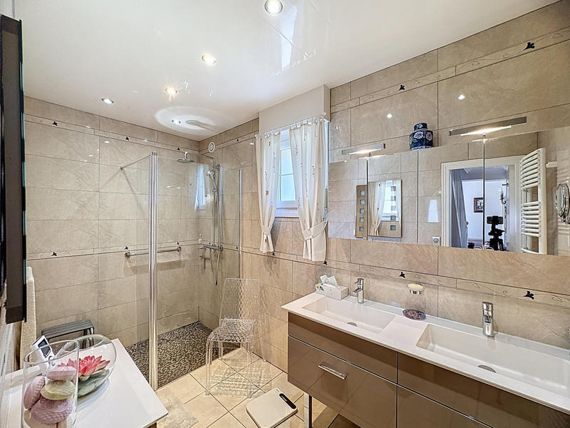 Maison - 164 m² - 7 pièces