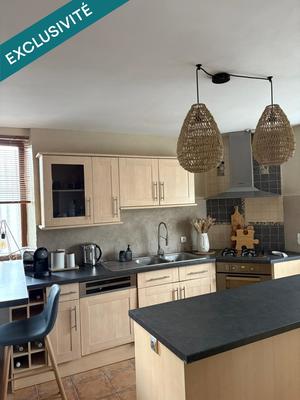 Maison - 164 m² - 9 pièces