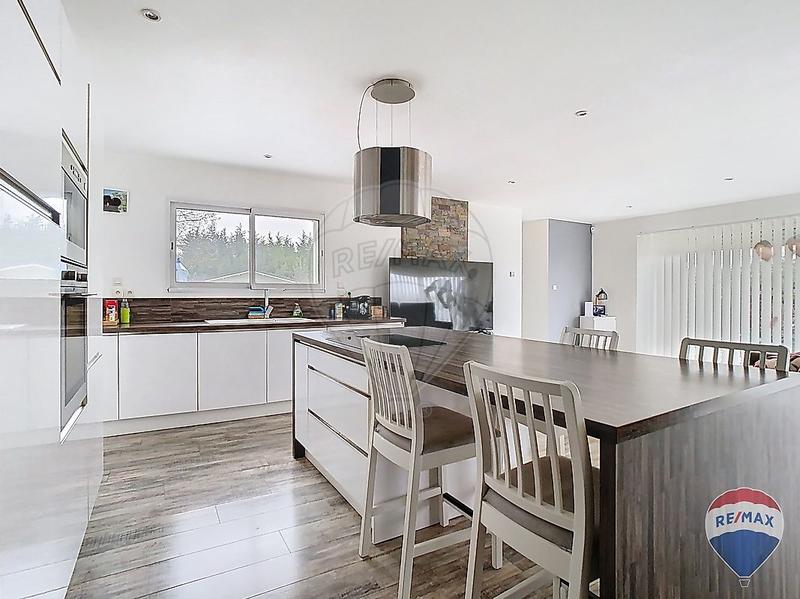 Maison - 111 m² - 6 pièces