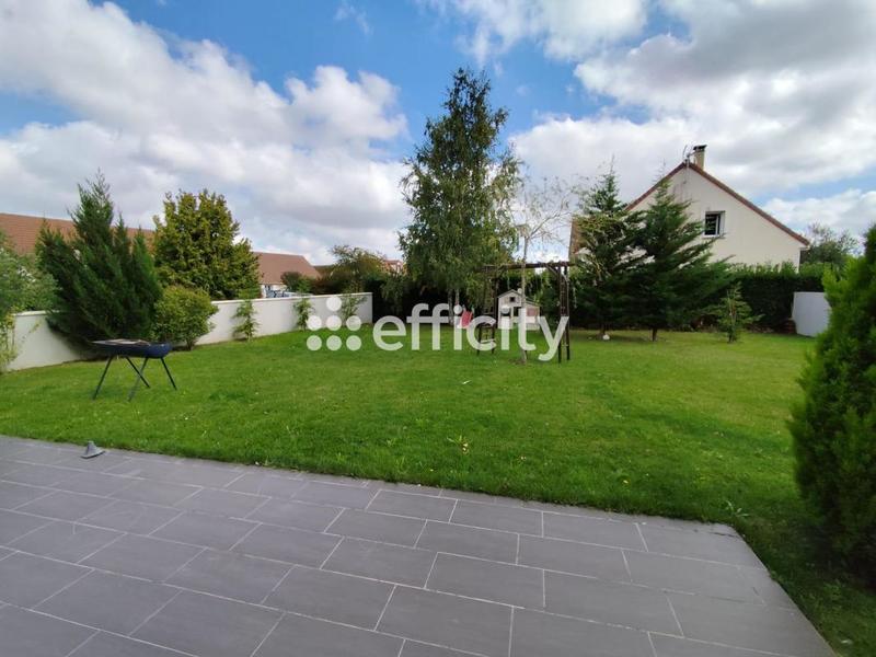 Maison traditionnelle - 221 m² - 5 pièces