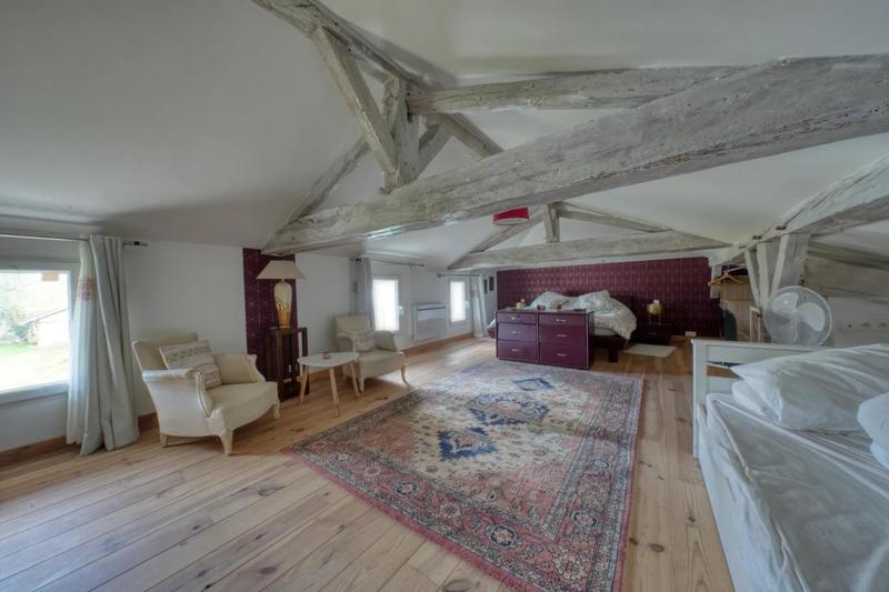 Maison - 131 m² - 12 pièces