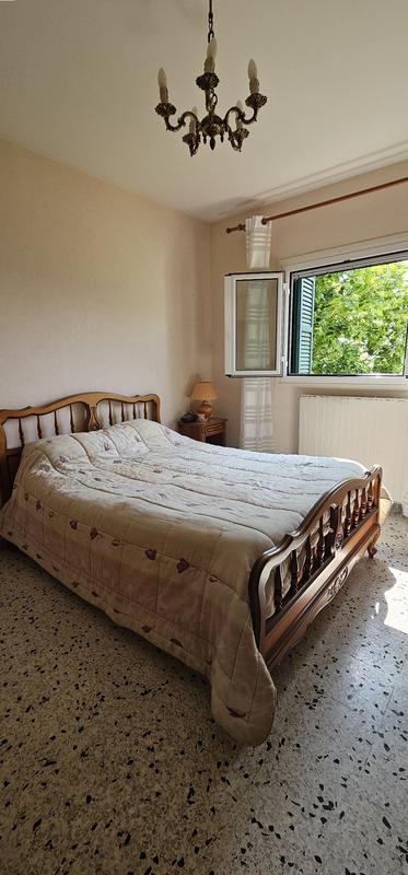 Maison - 550 m² - 4 pièces