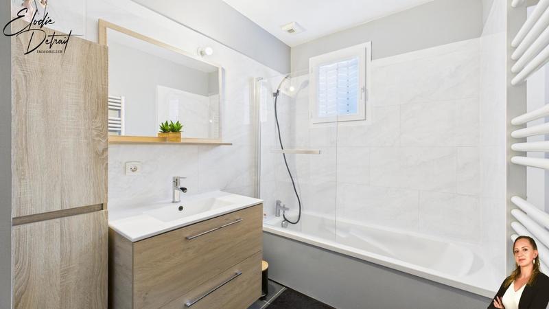 Pavillon - 99 m² - 5 pièces