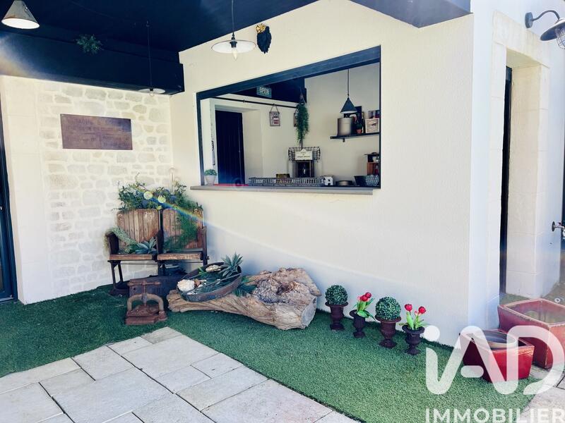 Maison - 220 m² - 6 pièces