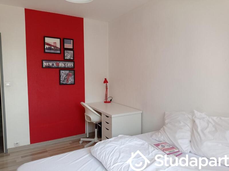 Chambre - 12 m² - 1 pièce