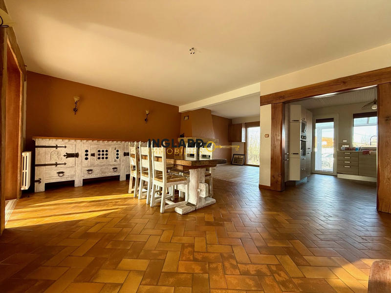 Maison - 205 m² - 8 pièces