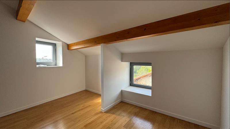 Maison - 92 m² - 5 pièces