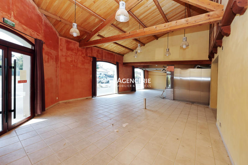 Local commercial - 246 m²
