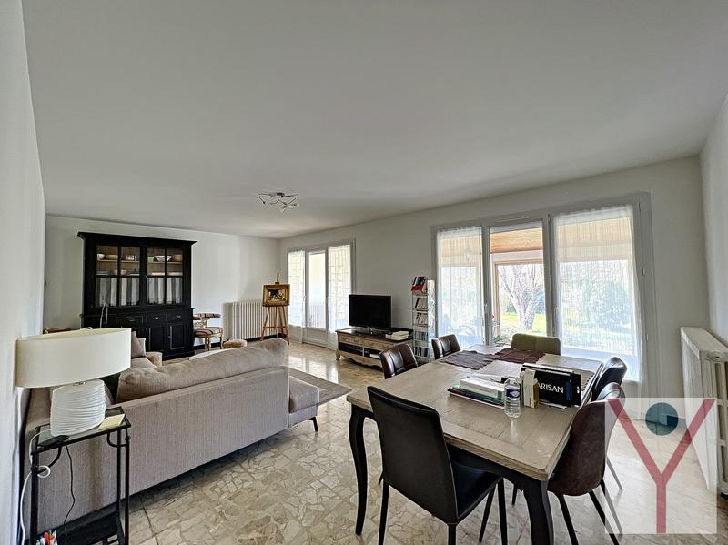 Maison - 208 m² - 6 pièces