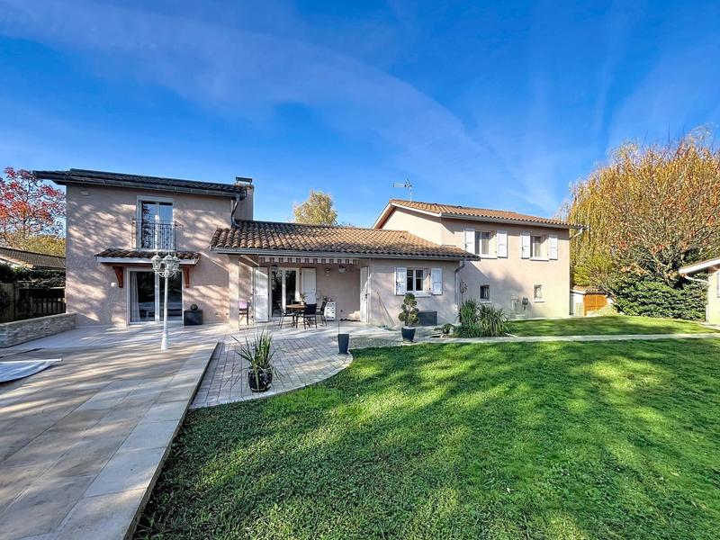 Maison - 182 m² - 7 pièces