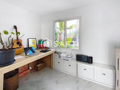 Maison - 244 m² - 8 pièces