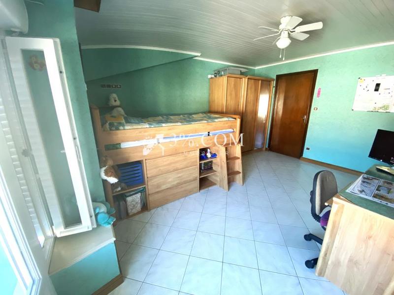 Maison - 230 m² - 8 pièces