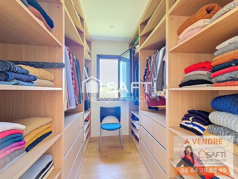 Maison - 265 m² - 6 pièces