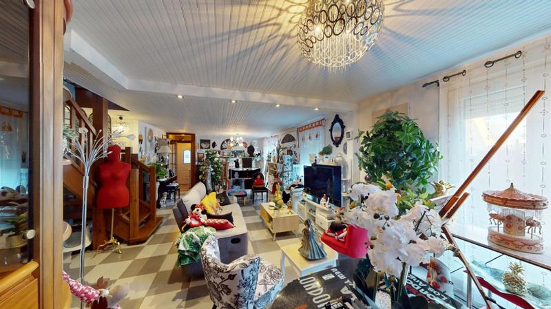 Maison - 143 m² - 5 pièces