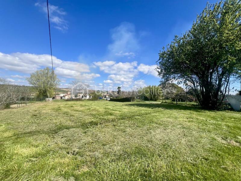 Terrain constructible - 703 m²