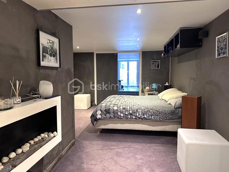 Maison - 227 m² - 7 pièces