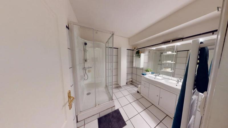 Chambre - 11 m² - 7 pièces