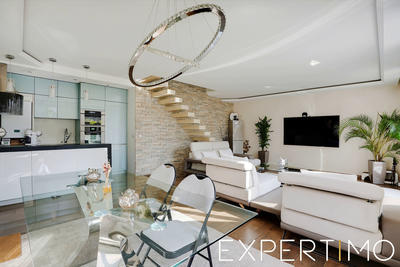 Maison - 93 m² - 4 pièces