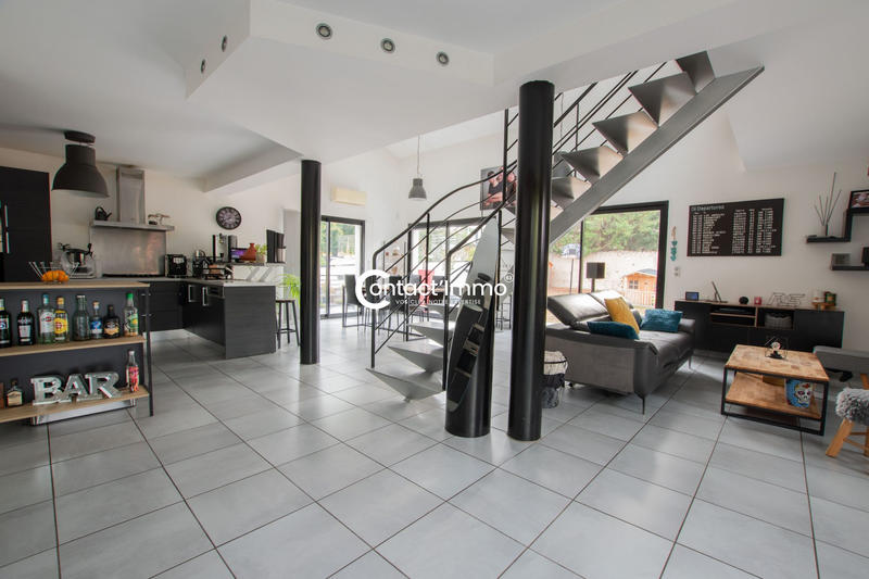 Maison - 150 m² - 4 pièces