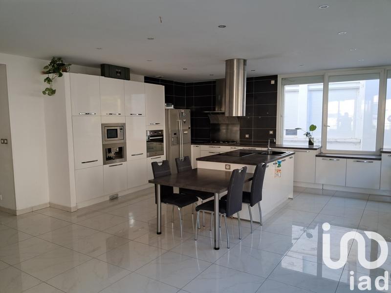 Appartement - 276 m² - 8 pièces