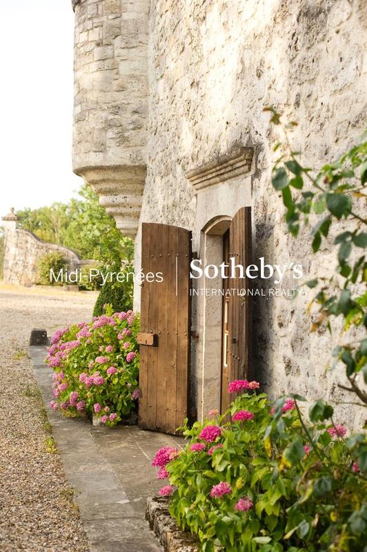 Château - 1 000 m² - 12 pièces