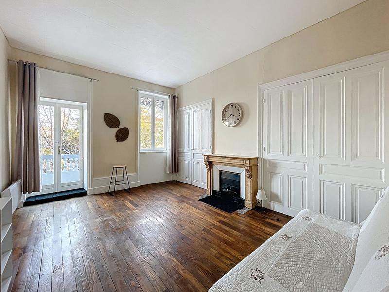 Appartement - 64 m² - 2 pièces