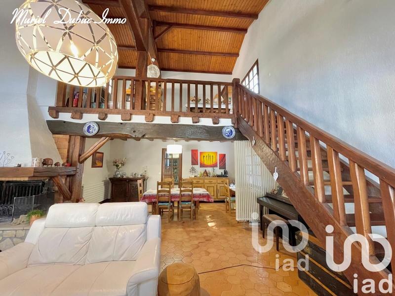 Maison - 201 m² - 5 pièces