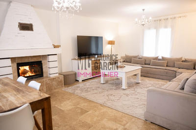 Maison - 238 m² - 6 pièces