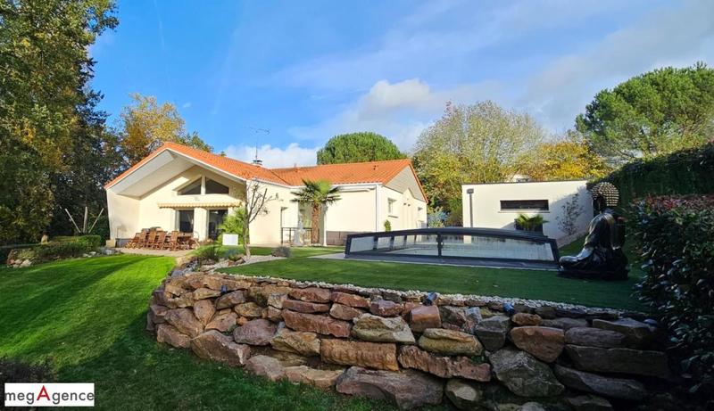 Maison - 193 m² - 7 pièces