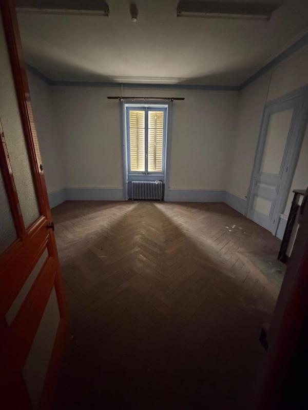 Appartement - 126 m² - 6 pièces