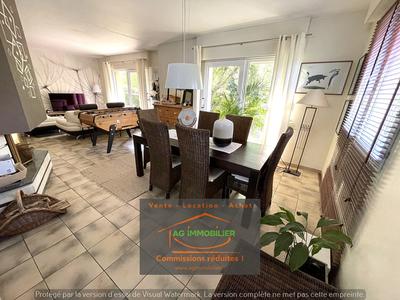 Maison - 172 m² - 8 pièces