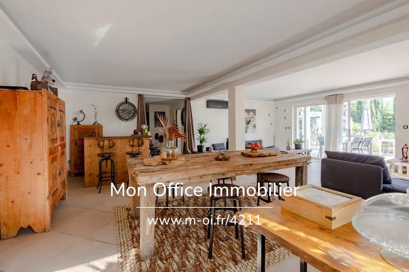 Maison - 308 m² - 10 pièces