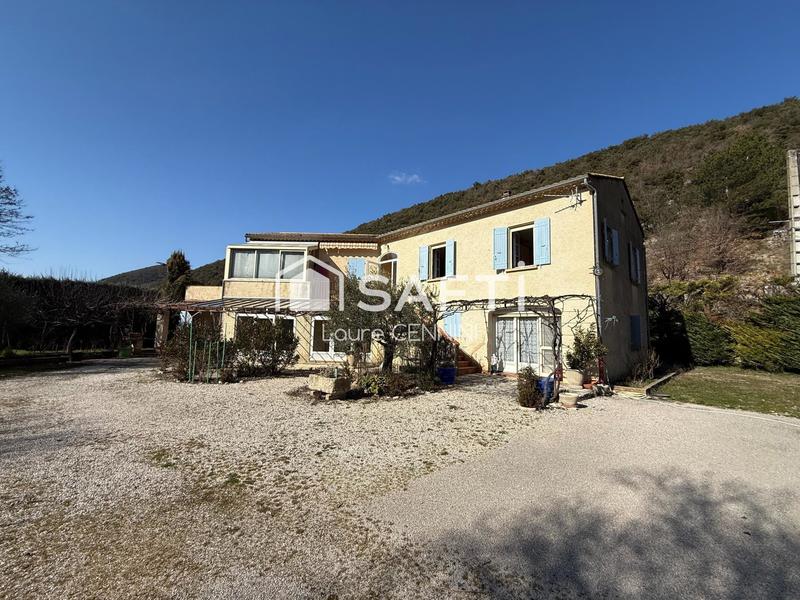 Maison - 195 m² - 8 pièces