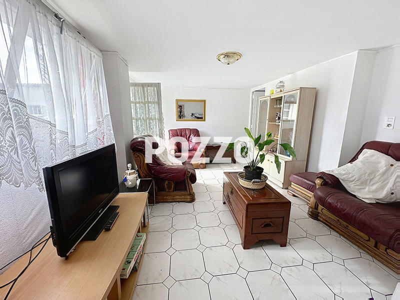 Maison - 322 m² - 16 pièces