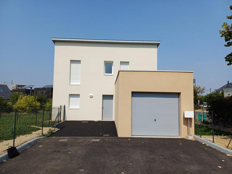 Maison - 94 m² - 5 pièces