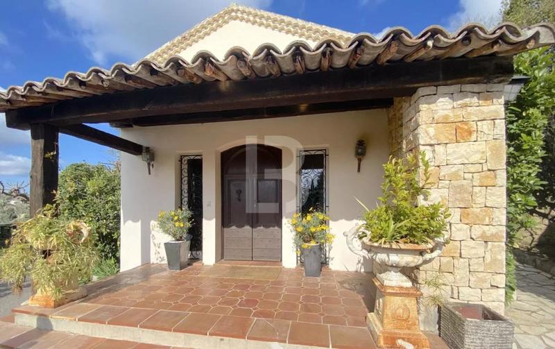 Propriété - 400 m² - 9 pièces