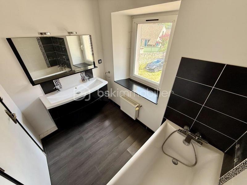 Maison - 240 m² - 9 pièces