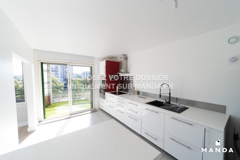 Chambre - 9 m² - 5 pièces