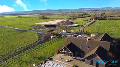 Villa - 239 m² - 7 pièces