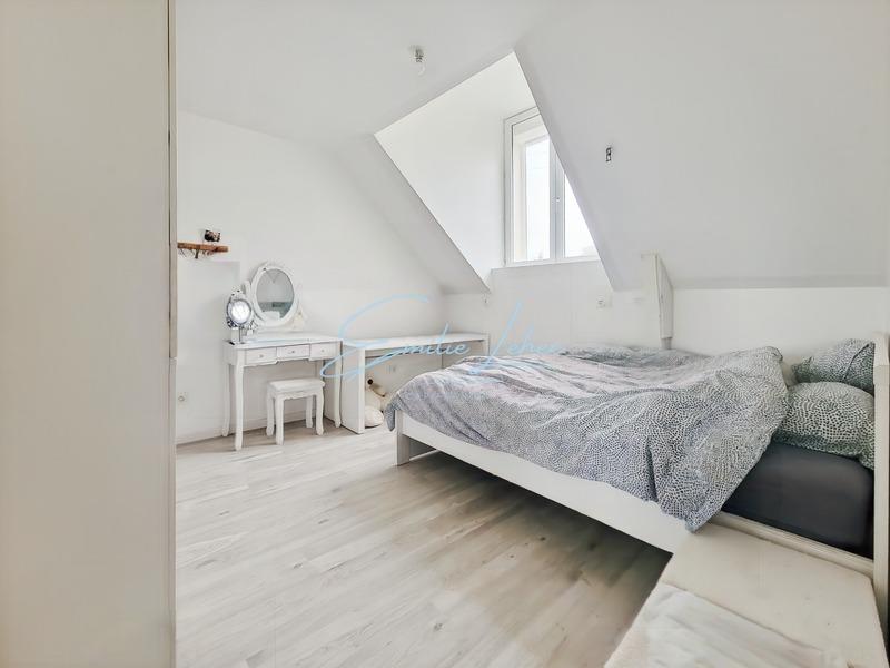 Maison - 180 m² - 8 pièces