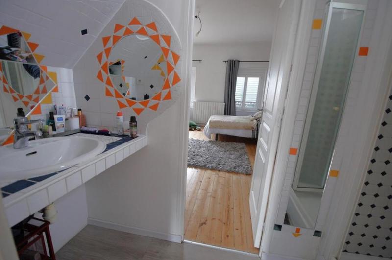 Demeure - 300 m² - 9 pièces