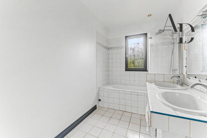 Maison - 161 m² - 6 pièces