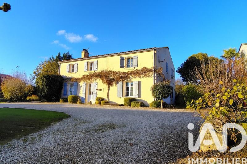 Maison - 170 m² - 9 pièces