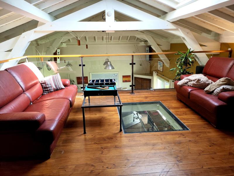 Maison - 230 m² - 7 pièces