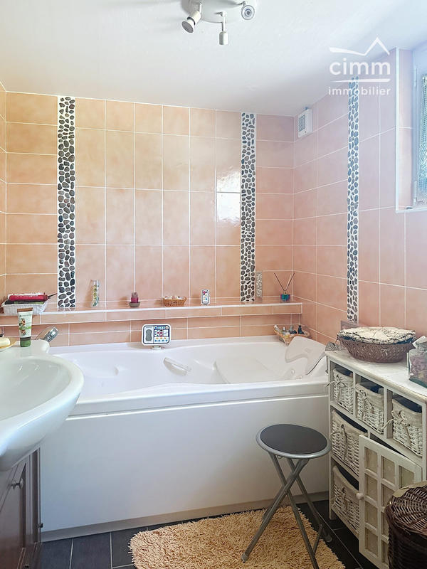 Maison - 154 m² - 8 pièces