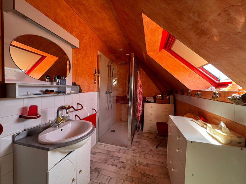 Maison - 232 m² - 8 pièces