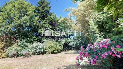 Maison - 137 m² - 6 pièces