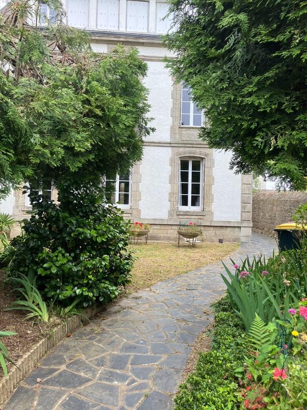 Maison - 172 m² - 9 pièces