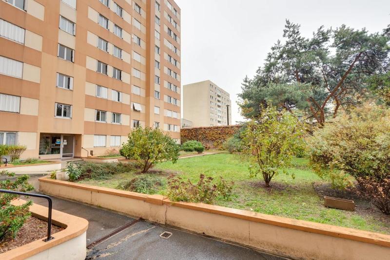 Appartement - 84 m² - 4 pièces